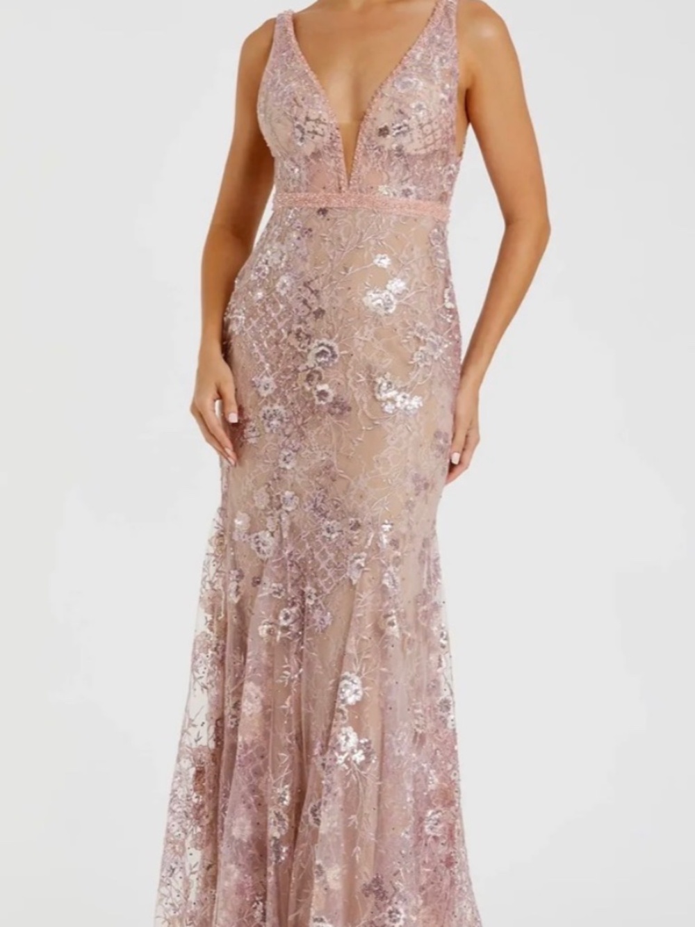 MAC DUGGAL Pink Floral Embellished Sleeveless Plunge Neck Gown. Size 6
